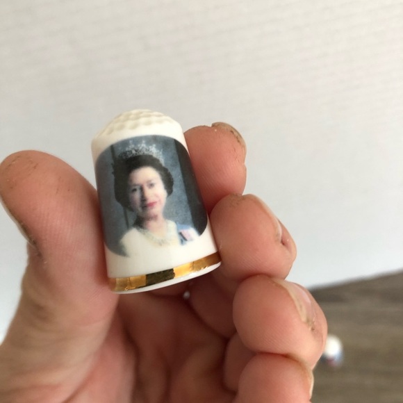 Vtg Decorative Ceramic Thimbles - Picture 3 of 10